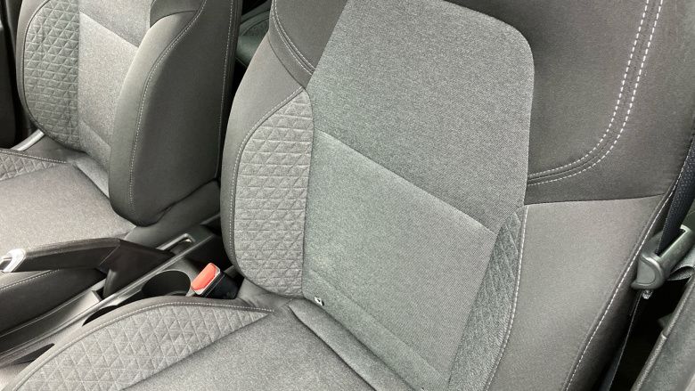 Renault Clio 1.0 TCe 100 Play 5dr Petrol Hatchback